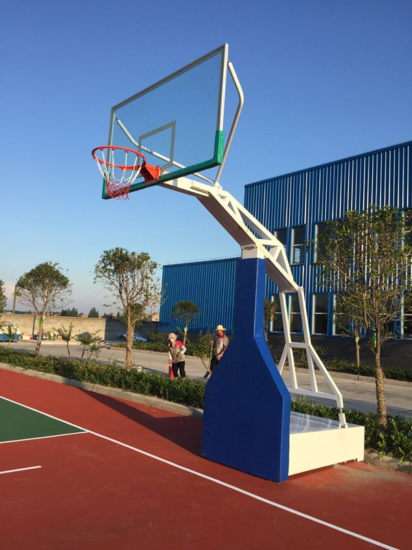 荆州移动箱式篮球架完工 