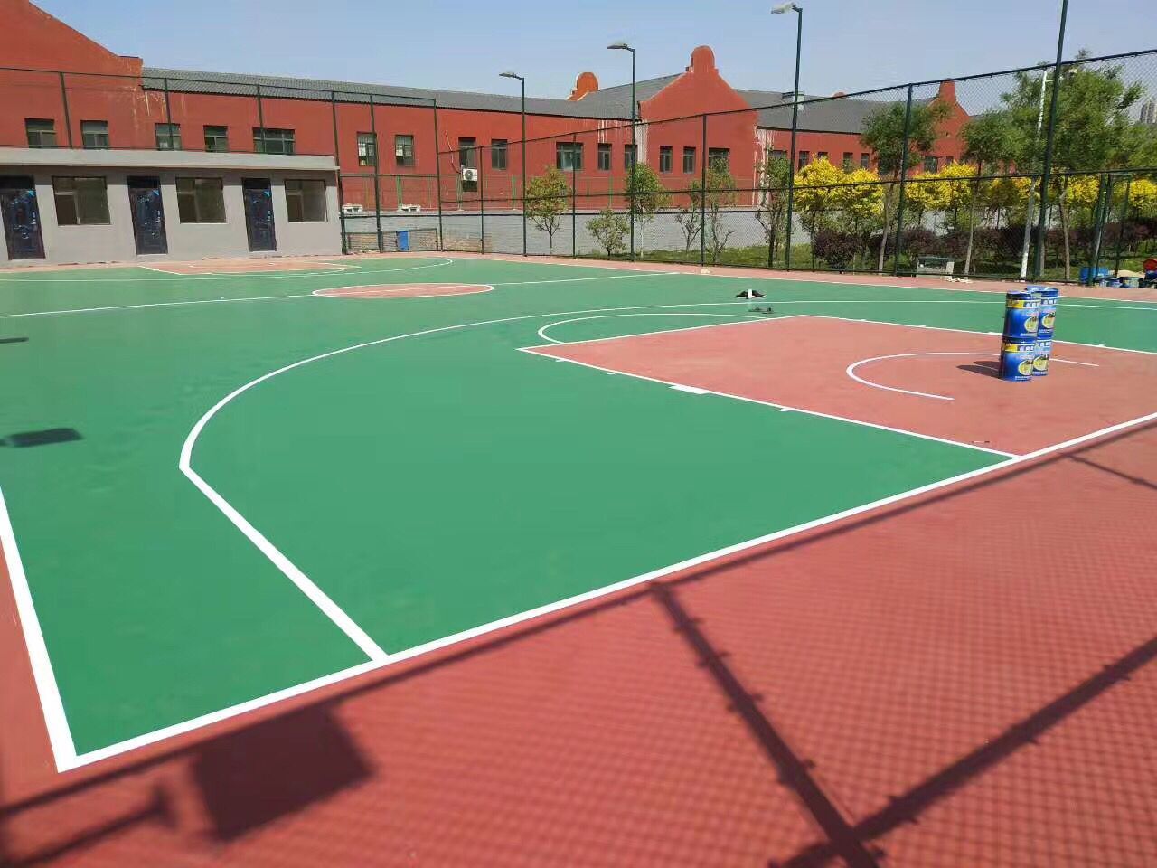 宜昌硅PU篮球场完工 